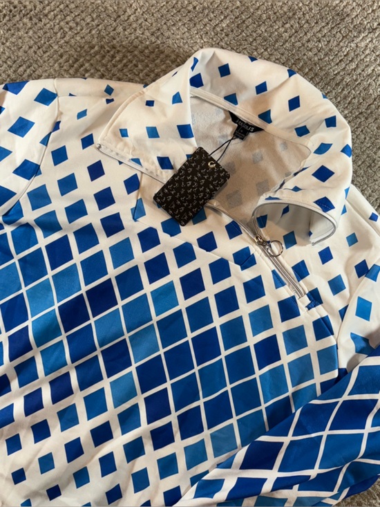 Acegolfs Tops - Acegolfs Women’s M 1/4 Zip Golf JacketBlue & White Geometric Diamond Print NWT